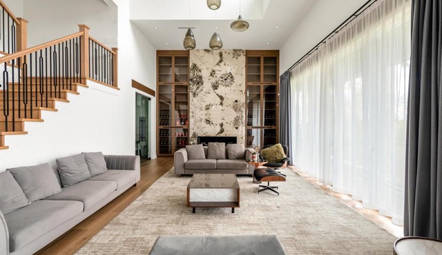 Luxury Private Suite in Elegant Richmond Villa