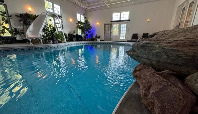 Luxury Suite Private Indoor Pool Alpaca Retreat