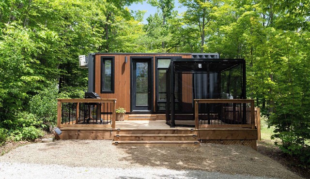 Luxury Tiny Home with Spa Access near Tobermory