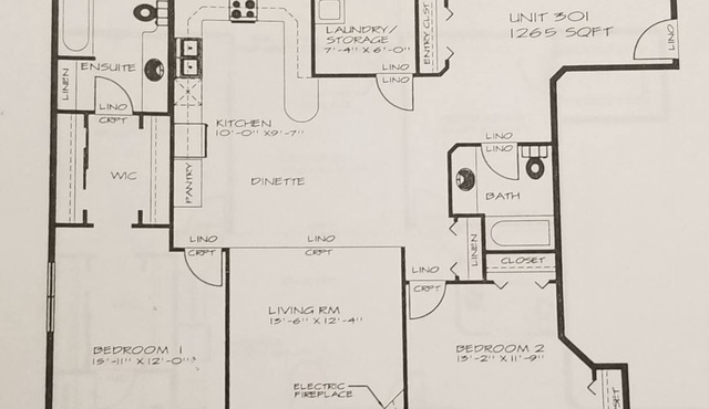 Luxury top floor apartment style condo with balcony. 25 minutes from EIA.