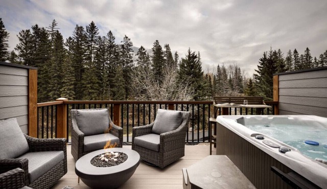 Luxury Townhome | Private Hot Tub & Fire Table