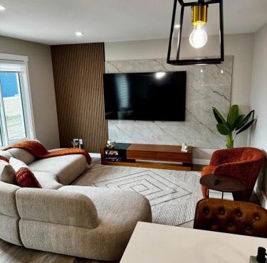 Maple Family House Stylish Stay for 8