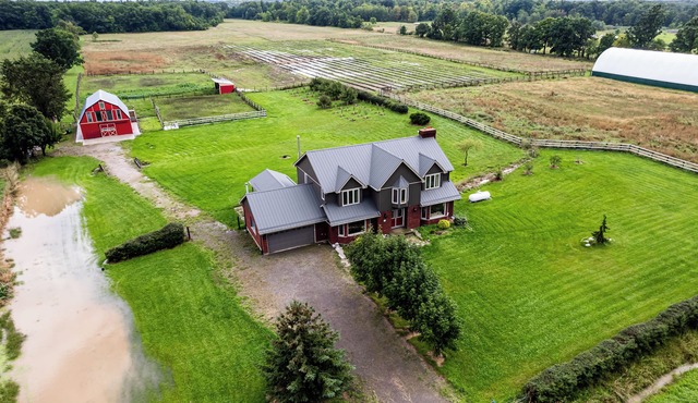 Massive Farm house near Niagara Falls