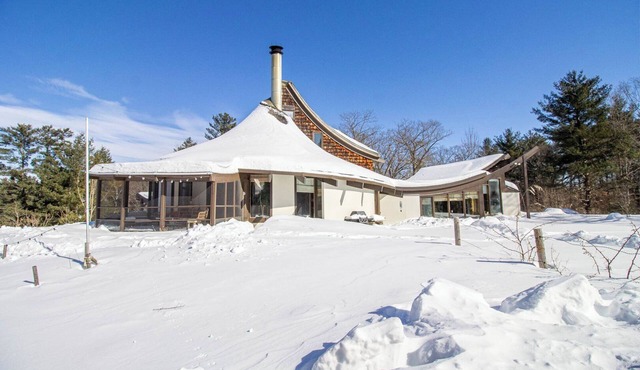 Meisel House - Four Bedroom Cottage, Sleeps 10