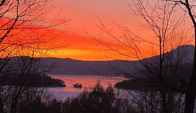 Memphremagog Lakefront House