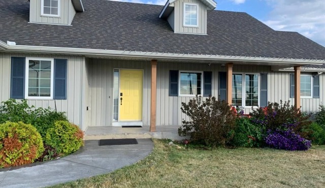Merlin Home With Amazing Lake Erie Views