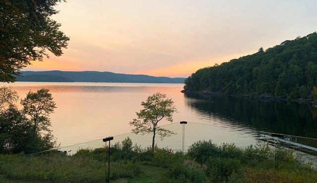 Mid Century Modern Lakefront Retreat w/Guest House and Hot Tub