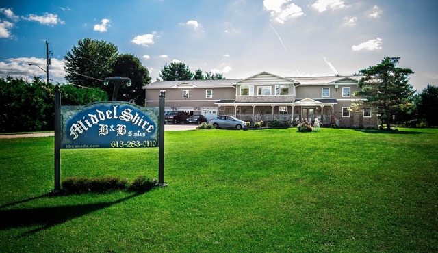 Middelshire - 10 Bedrooms 7.5 Bathrooms - Eastern Ontario