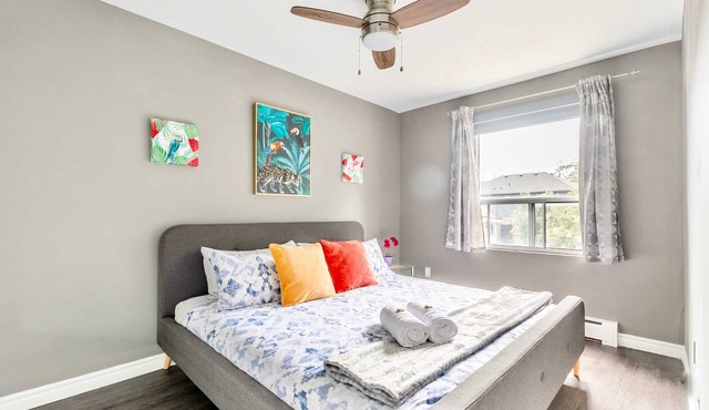 Modern 2BR - King Bed Apartment - PRIME Location!