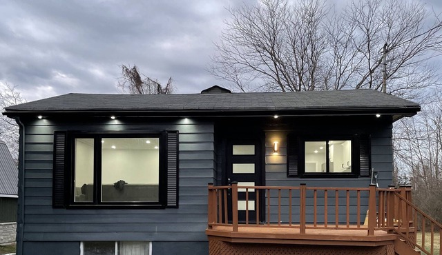 Modern 4 bdrm cottage at Lake Simcoe!