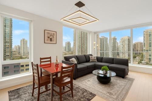Modern Corner apartment in downtown