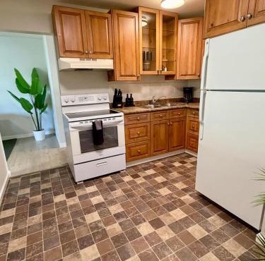Modern Cozy 2 BR Retreat Near DT & CTrain