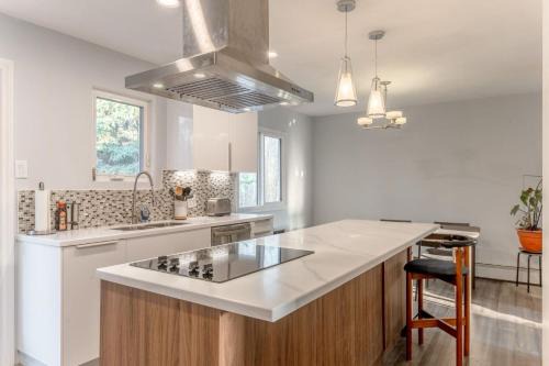 Modern Downtown Stay