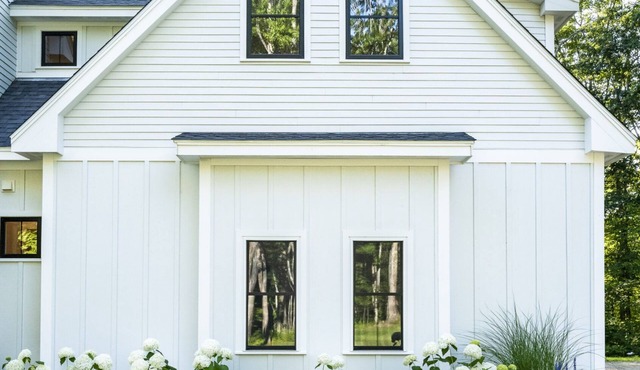 Modern Escape: boutique style 3 Bedroom Gallery Suite near SKI HILLS/VETTA SPA.