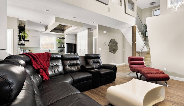 Modern Family Retreat with 3 Season Sunroom