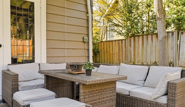 Modern Family Stay 4BR Home in Vancouver