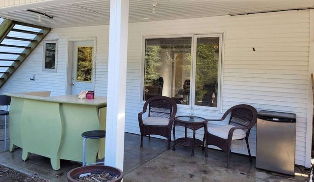 Modern Farm Stay with Hot Tub - 3 Bedroom(4 Beds)