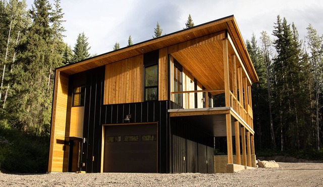 Modern Home on 5 Acres Near Town!