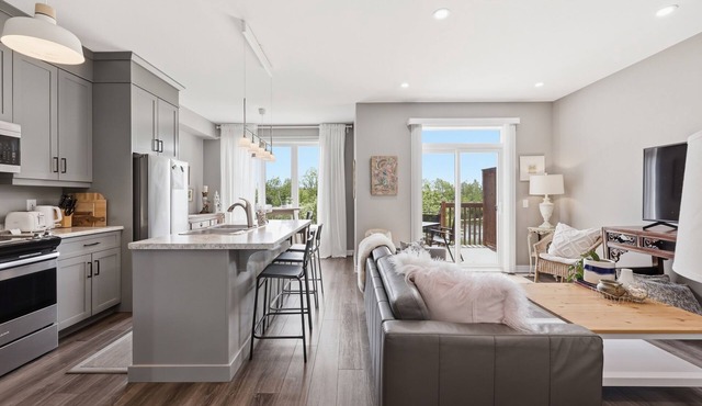 Modern Niagara Retreat 3BR Home Near Falls & Brock