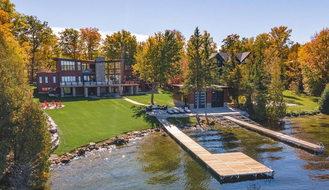 Modern Oasis 8bed 8bath cottage on Balsam Lake with all the Luxurious offerings!