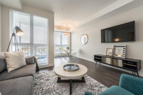 Modern Old Town Suite With Private Balcony