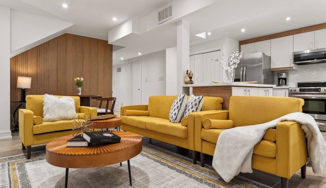 Modern Private 2BR & 2 BA Suite - Full Package