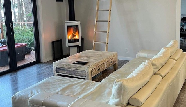 Modern Savary Island Cottage – Perfect Family Getaway & Kids’ Favorite!