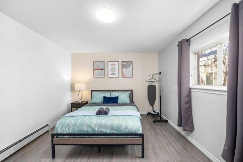 Modern Studio by ByWard Market & Rideau Centre