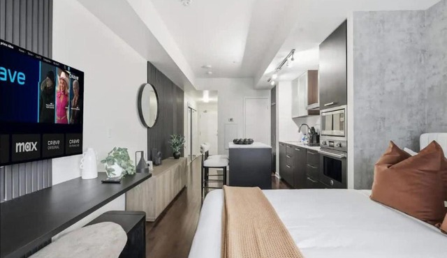 Modern Studio CN Tower Area & Patio