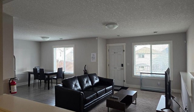 Modern Walkout Suite Private Entrance Self Checkin