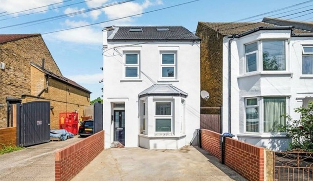 Modern Wimbledon apartment - 20 mins to central London