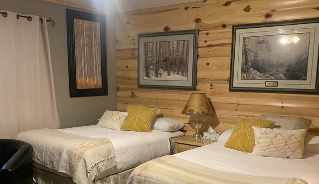 Motel 3, Lakeview ,communal Sauna-Hot Tub, Patio, Lake Tours, Boat Rental.
