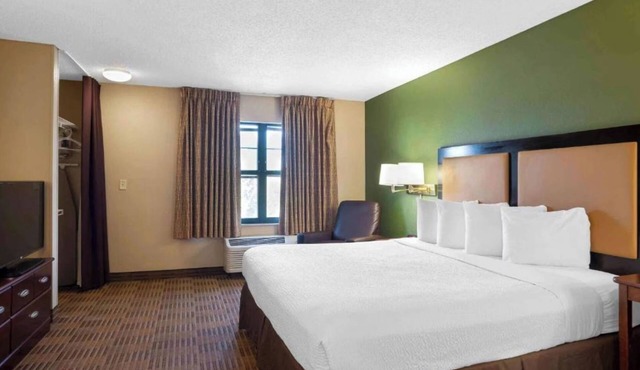 Motel 6 Suites Rochester Greece, NY