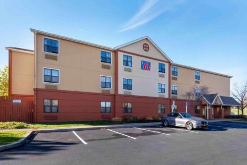 Motel 6 Suites Rochester Henrietta, NY