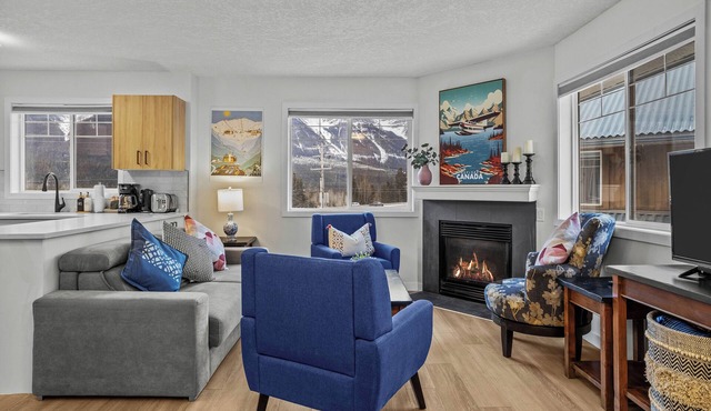 Mountain View Oasis with Hot Tub at Banff National Park Gate