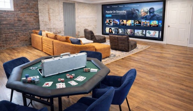 Movie Theater Gem Near CWRU & Cleveland Clinic!