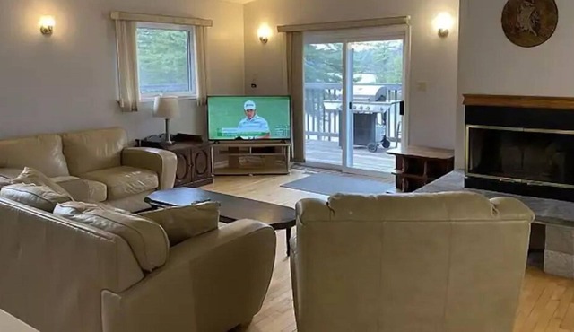Muskoka House at Granite Ridge