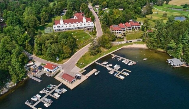 MUSKOKA-L ROSSEAU.Water front cottage with use of Windermere Resort amentities