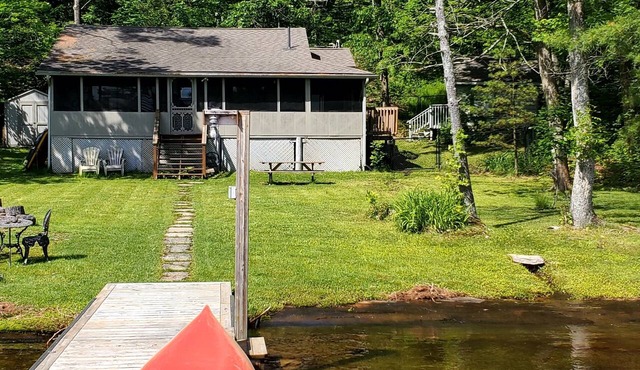 Muskoka Lakefront cottage - Boat Access Only