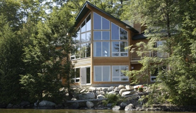 Muskoka lakefront cottage with gorgeous views on Lake Rosseau