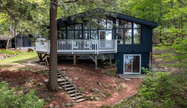Muskoka Waterfront Cottage and Boathouse-Lake of Bays