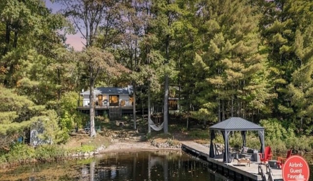 Muskoka Waterfront Cottage Retreat: Dock & Firepit