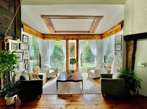 Nature Retreat w/Sunroom Gazebo