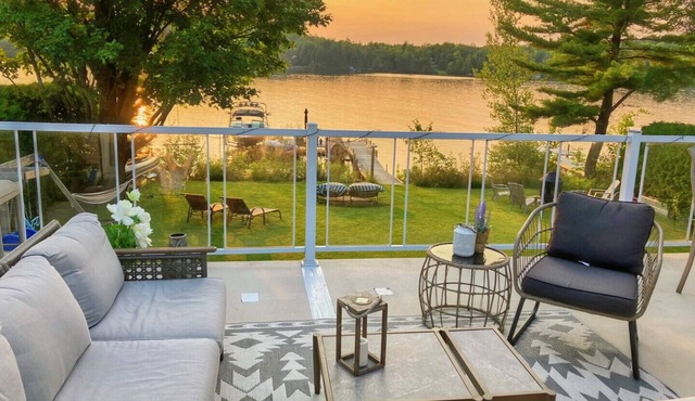 Navigable Lakefront Chalet