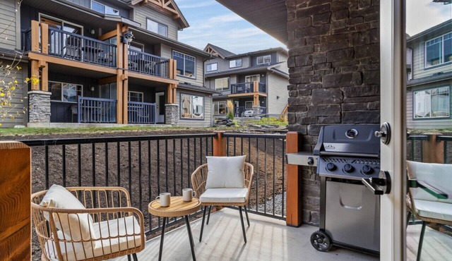 New 1 Bed Condo | Heated Outdoor Pool & Hot Tub