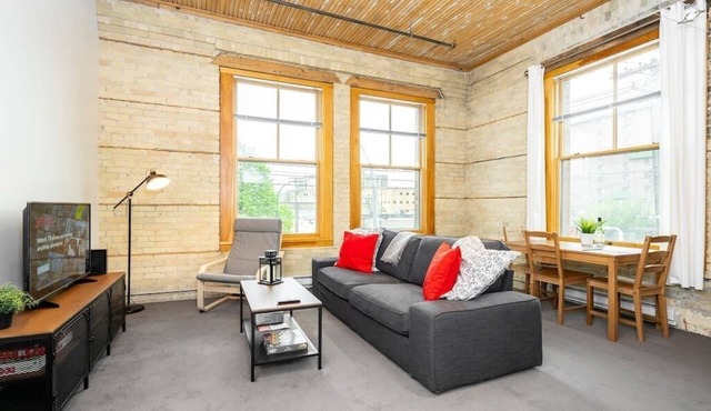 New York Style Loft with Parking Exchange District Coffee Gym