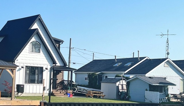 Newly built Cove Cabin on Lake St.Clair A Boater & Fisher paradise Modern & cozy
