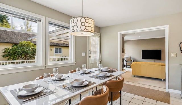 Newly furnished, tastefully decorated Vancouver home-sleeps 10, close to transit