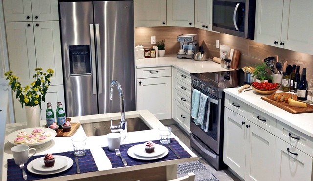 Newly Renovated Cozy 1 Bedroom Suite with Hot Tub!