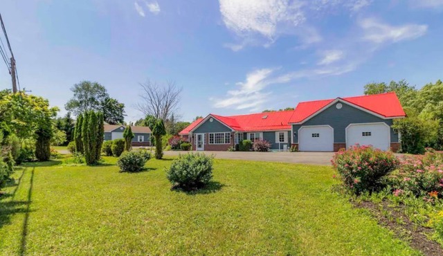 Nice 2-bedroom bungalow, handicap friendly